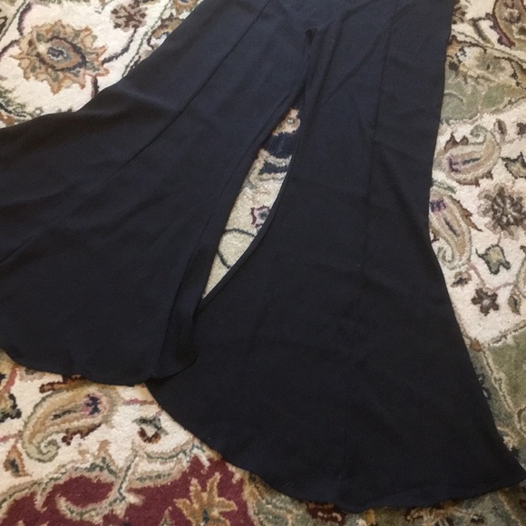 Masseys Black Ruffled Hem High-Low Flare Pants size Small - Picture 8 of 10